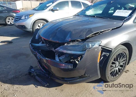 2015 Chrysler 200 S z USA, uszkodzony, nr VIN 1C3CCCDG7FN683490